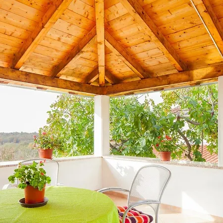 Mon Perin Castrum - Apartment Jakov דירה *